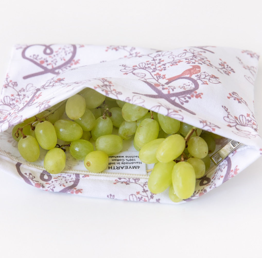 4MyEarth Food bag shown with a bunch of grapes in Autumn Birds design