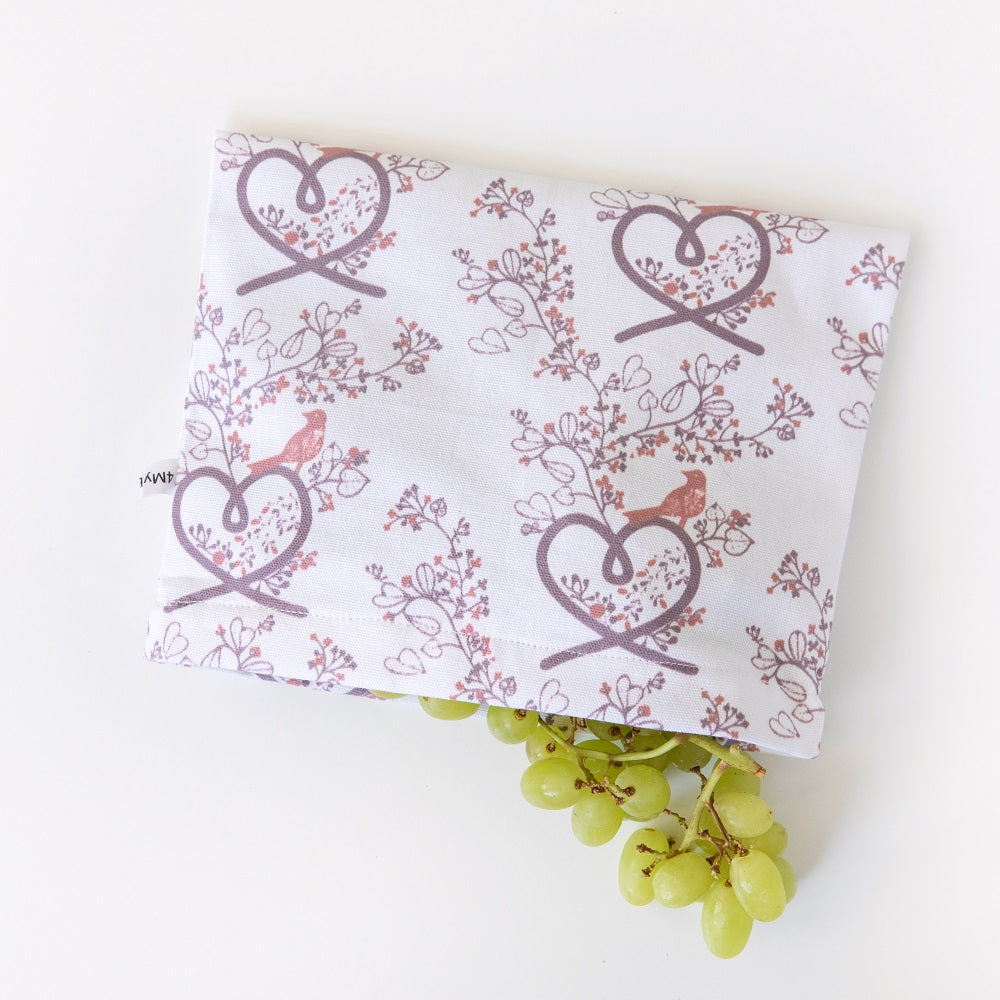 4MyEarth Food bag shown with a bunch of grapes in Autumn Birds design