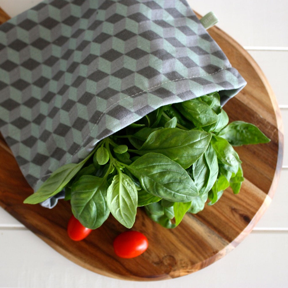 4MyEarth Food Bag is perfect for popcorn, shown in our Geo bag