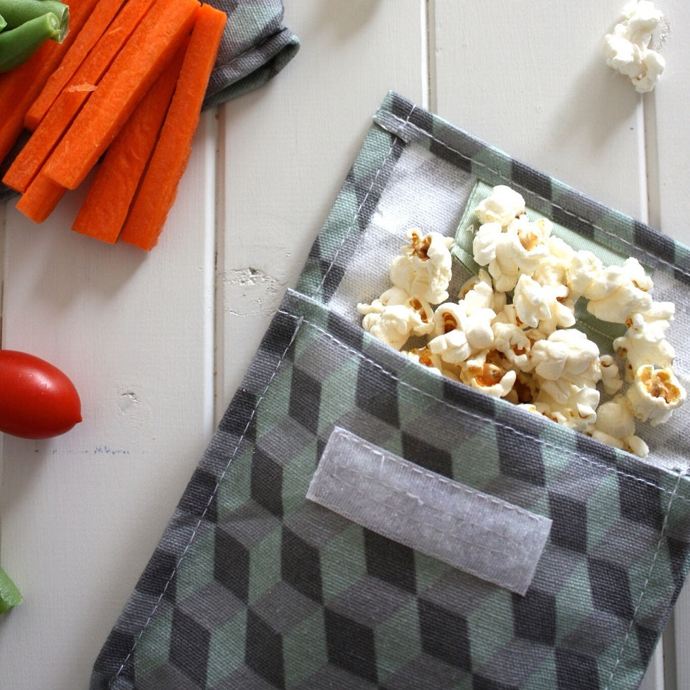 4MyEarth Snack Pocket Geo with popcorn