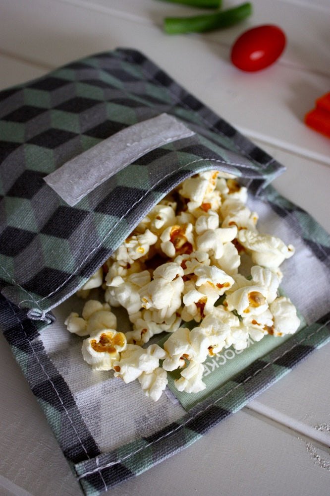 4MyEarth Snack Pocket Geo with popcorn